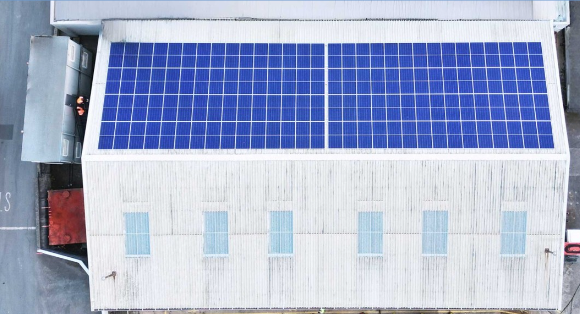 Commercial roof solar install